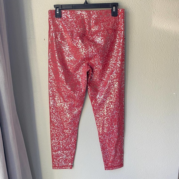 NWT Sweaty Betty 7/8 Leggings Red Terrazzo Foil Print Size L - Picture 5 of 12